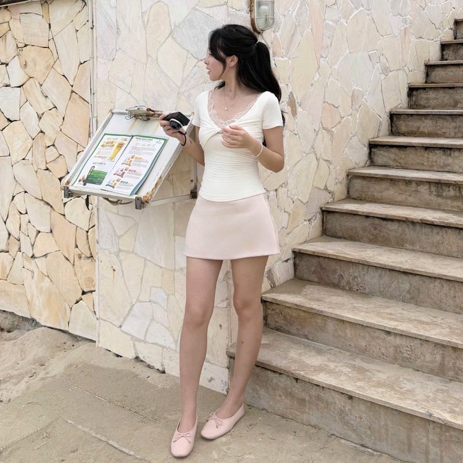 5 local brand Việt đốn tim g&aacute;i xinh: Mỗi lần l&ecirc;n BST mới l&agrave; một lần g&acirc;y b&atilde;o, chị em diện l&ecirc;n sao m&agrave; xinh - Ảnh 2.