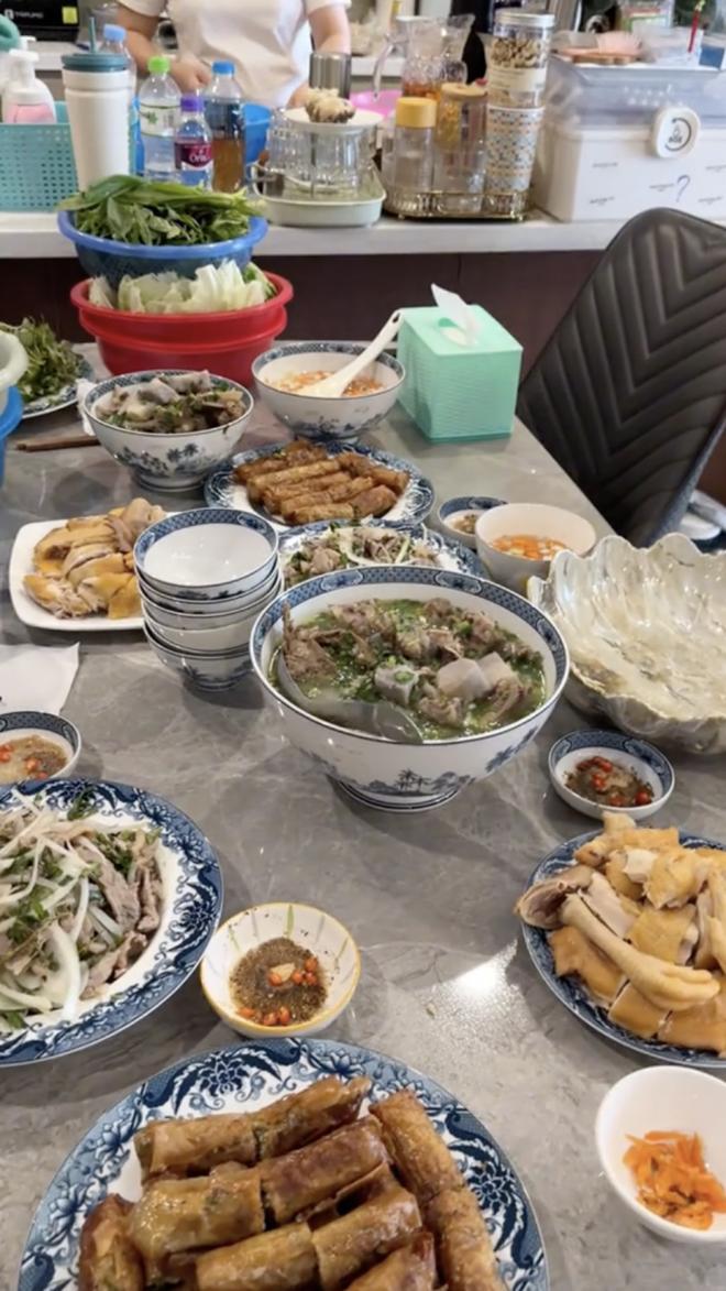 Cơm nh&agrave; Quang Hải - Chu Thanh Huyền - Ảnh 5.