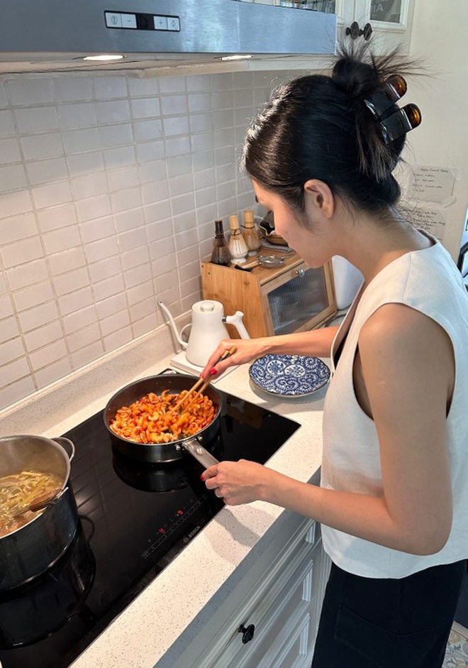 Căn bếp của H&agrave; Tăng - Ảnh 4.