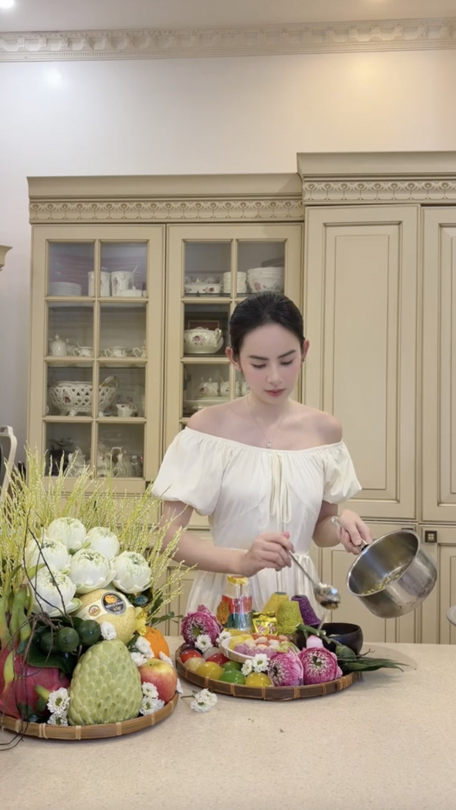 Căn bếp của mỹ nh&acirc;n SN 2002 l&agrave;m d&acirc;u cựu Chủ tịch - Ảnh 2.