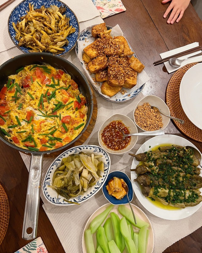 Căn bếp của H&agrave; Tăng - Ảnh 12.
