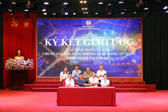 Từ Bắc v&agrave;o Nam, mạng lưới 34 C&acirc;u lạc bộ Niềm tin số ch&iacute;nh thức ra mắt tại KOL Summit 2026 - Ảnh 3.