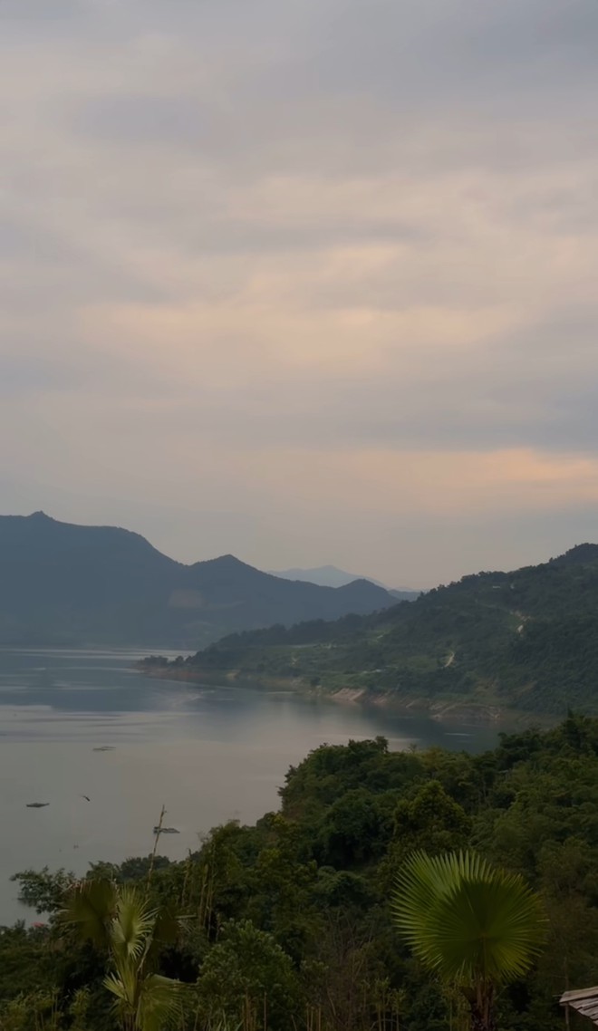 Kỳ nghỉ "view triệu đô" của hội nhà giàu, mỹ nhân đẹp nhất Việt Nam - Ảnh 4.