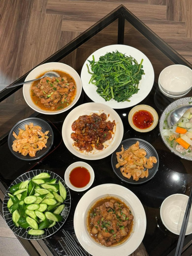 Bữa cơm nh&agrave; Ch&acirc;u B&ugrave;i nấu cho Binz- Ảnh 10.