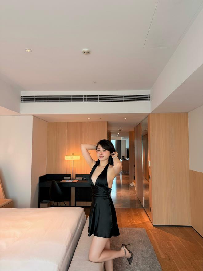 Tiếp viên tàu cao tốc quỳ gối 1h an ủi khách: 7 năm sau ở khách sạn 5 sao nhiều hơn ở nhà, bay hạng thương gia- Ảnh 8.