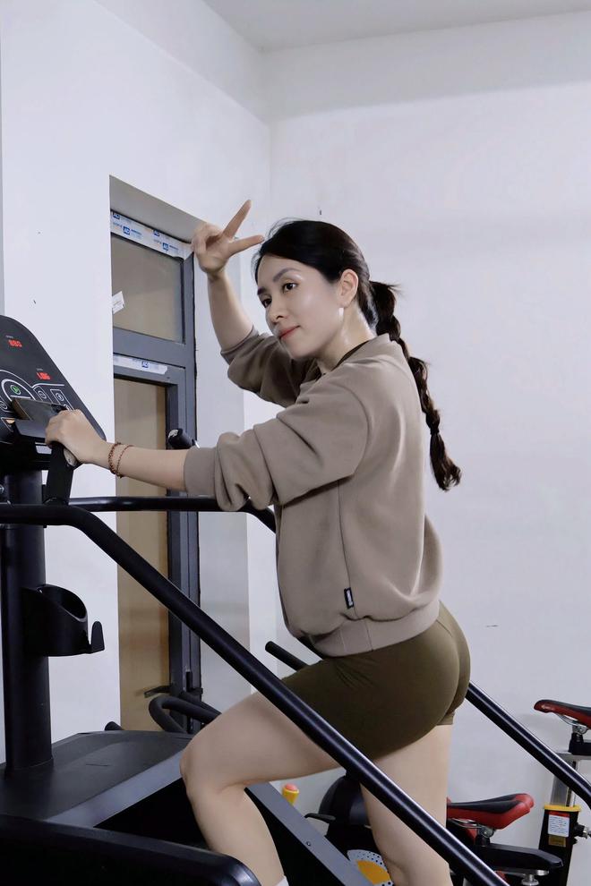 Bên trong cuộc đua chống lão hoá suốt 10 năm và hơn thế nữa của hội chị đẹp 30s: Tiền nhiều chỉ là “tấm vé vào cửa”! - Ảnh 2.