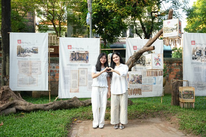 Một H&agrave; Nội kh&aacute;c đang hiện diện ở Văn Miếu - Quốc Tử Gi&aacute;m: Từ t&agrave; &aacute;o d&agrave;i đến 36 phố phường v&agrave; những nghề xưa - Ảnh 3.