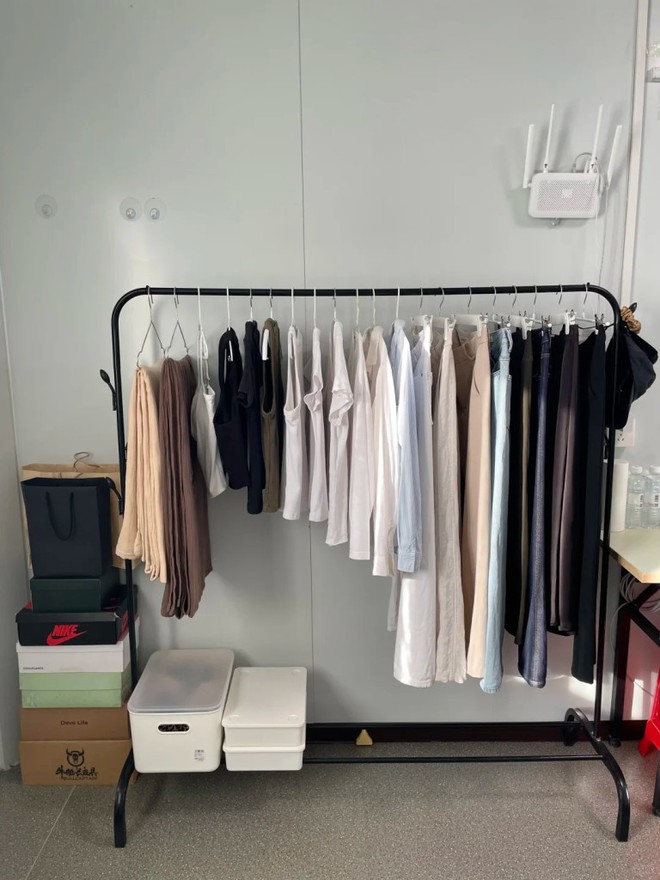 Căn ph&ograve;ng 15m&sup2; c&ocirc;ng ty cấp cho nữ nh&acirc;n vi&ecirc;n l&agrave;m ở c&ocirc;ng trường x&acirc;y dựng, lương 31 triệu/ th&aacute;ng - Ảnh 4.