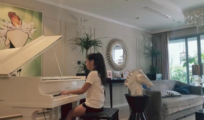 &Aacute;i nữ nh&agrave; diễn vi&ecirc;n Mạnh Trường tr&ograve;n 17 tuổi: B&eacute; Chip giờ đ&atilde; th&agrave;nh thiếu nữ, kh&ocirc;ng chỉ xinh đẹp m&agrave; c&ograve;n cực t&agrave;i năng - Ảnh 9.
