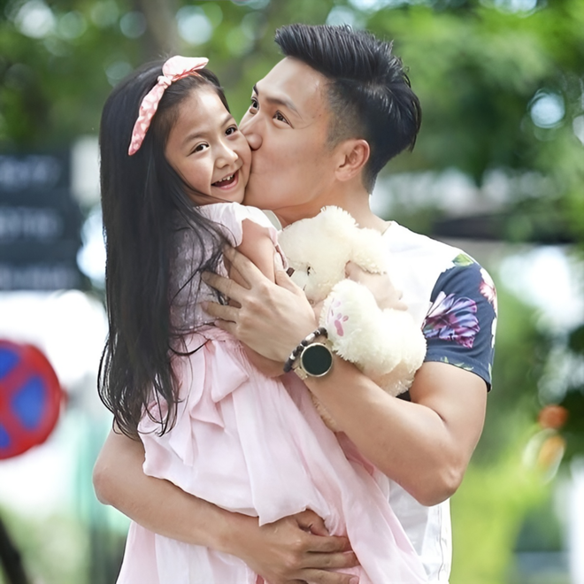 &Aacute;i nữ nh&agrave; diễn vi&ecirc;n Mạnh Trường tr&ograve;n 17 tuổi: B&eacute; Chip giờ đ&atilde; th&agrave;nh thiếu nữ, kh&ocirc;ng chỉ xinh đẹp m&agrave; c&ograve;n cực t&agrave;i năng - Ảnh 4.
