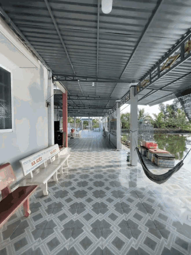 Ph&aacute;t hiện 1 căn nh&agrave; cấp 4 miền T&acirc;y khiến cả nước trầm trồ - Ảnh 1.