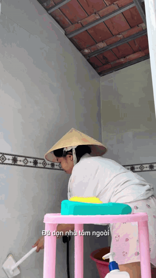 Căn nh&agrave; miền T&acirc;y khiến c&otilde;i mạng ch&oacute;ng mặt, qu&eacute;t dọn cả buổi vẫn chưa xong - Ảnh 10.