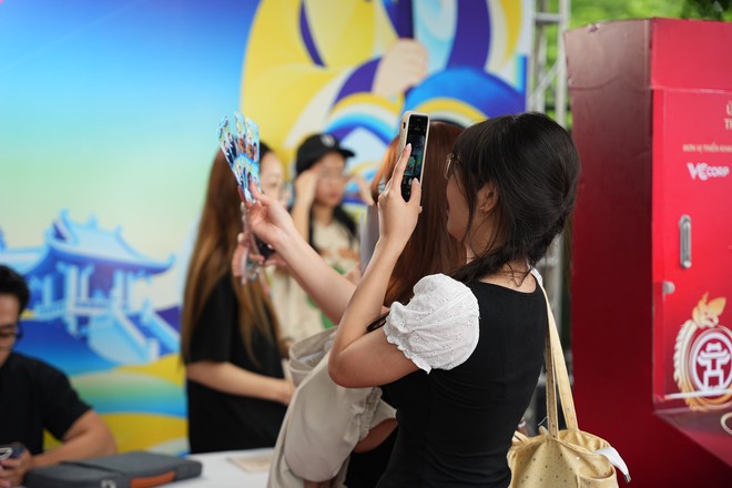 Cuối tuần này, ghé Quảng trường Đông Kinh Nghĩa Thục: Tự tay làm tò he, đèn ông sao, “khui sít rịt” cùng Fandom Yêu Nước - Ảnh 6.