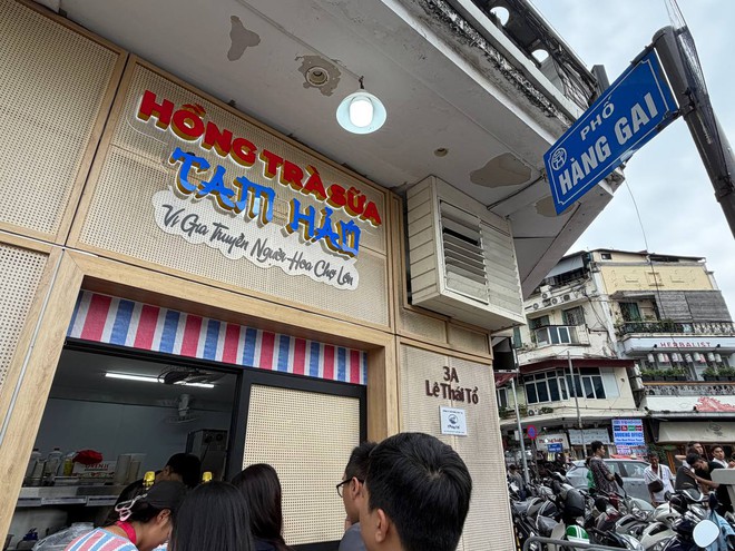 Tr&agrave; sữa từ 7.000 đồng bước v&agrave;o &ldquo;s&acirc;n chơi&rdquo; của Starbucks, Highlands, Ph&uacute;c Long ở Hồ Gươm - Ảnh 5.