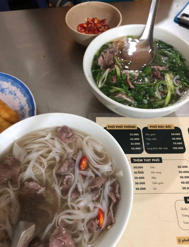 Ph&aacute;t hiện qu&aacute;n phở H&agrave; Nội từng c&oacute; l&ograve; mổ b&ograve; ngay ph&iacute;a sau bếp, b&aacute;t 100.000 đồng chứa đủ phần ngon nhất của con b&ograve; - Ảnh 19.