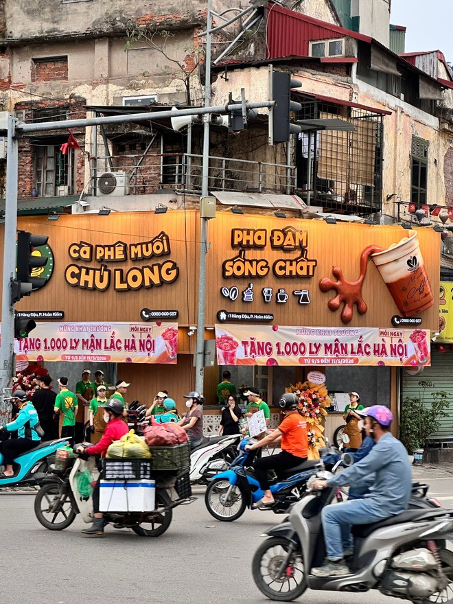 Thực hư chuyện c&agrave; ph&ecirc; muối Ch&uacute; Long mở chi nh&aacute;nh tại Thượng Hải?  - Ảnh 11.