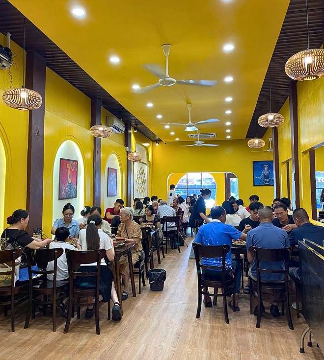 Nam NSƯT U70 từng làm Giám đốc Nhà hát Tuổi Trẻ đi Ninh Bình ăn cơm niêu 25.000 đồng, nhìn mâm cơm đầy ắp lại nhớ thời "cả nhà chỉ được một đĩa đậu" - Ảnh 17.