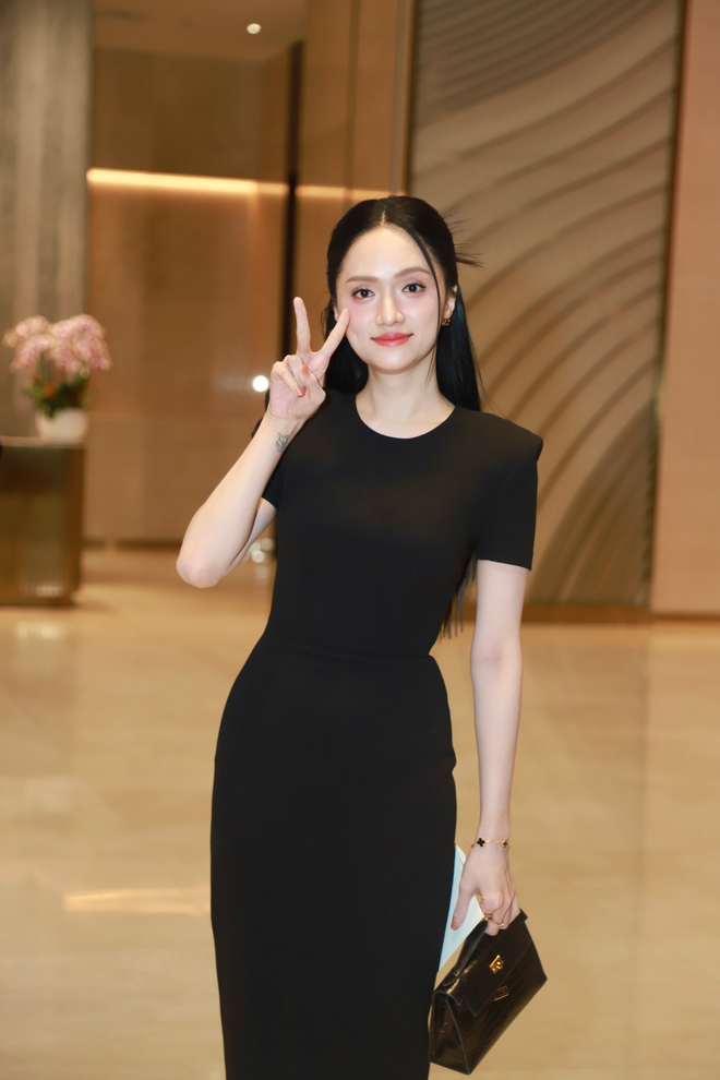 Cứ đi ăn cưới l&agrave; mỹ nh&acirc;n Vbiz n&agrave;y lại ghi điểm: Diện đồ tinh tế, kh&ocirc;ng ph&ocirc; trương, to&agrave;n local brand m&agrave; sang hết nấc- Ảnh 9.