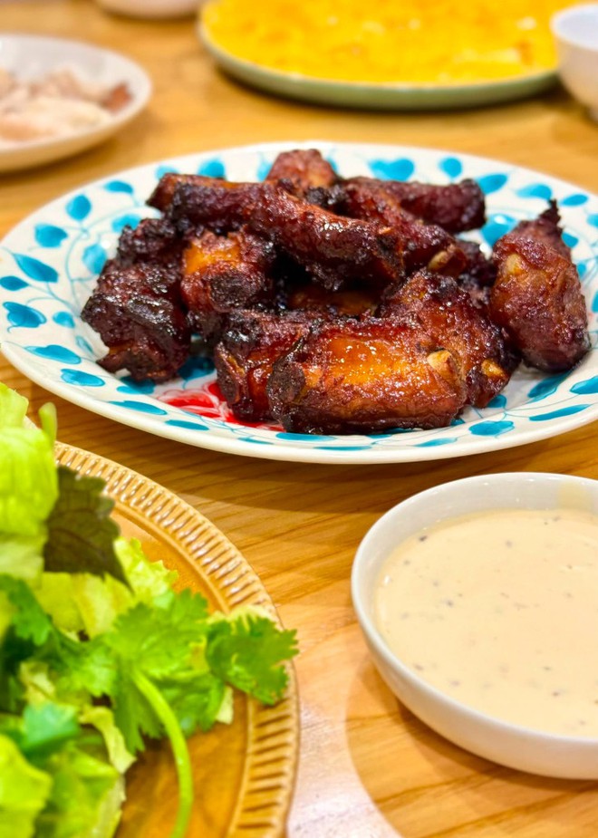 Cơm nh&agrave; Đan L&ecirc; v&agrave; v&agrave; cựu Ph&oacute; gi&aacute;m đốc VFC - Ảnh 3.