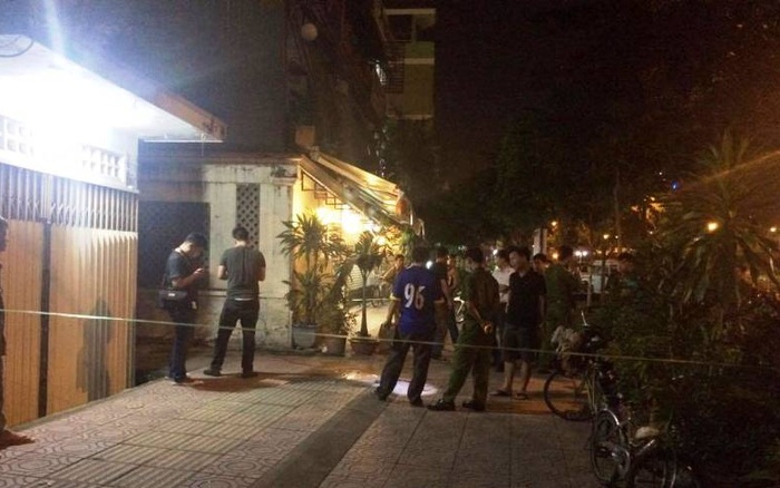 Sau 2 lần rọi đèn xe máy vào nhóm thanh niên đang nhậu, anh rể chém chết em vợ