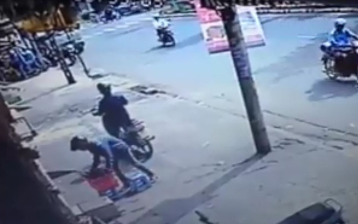 Đồng Nai: 2 thanh niên trộm rổ chén đĩa của quán bánh canh đang đặt phơi ngoài cửa