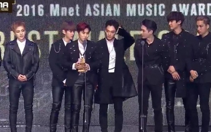 MAMA 2016: EXO và TWICE nhận giải nhóm nhạc xuất sắc nhất