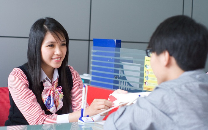Ngân hàng đầu tiên công bố thưởng Tết