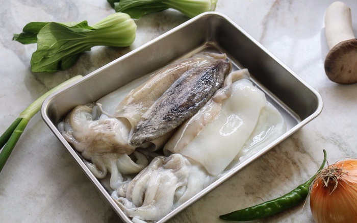 Loại thực phẩm khiến mọi cô gái đều e ngại khi nấu ăn và đây là cách để xử lý chúng