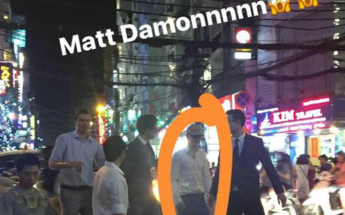 Bắt gặp diễn viên đa tài Matt Damon trên đường phố Việt Nam