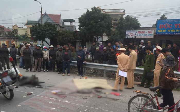 Hải Dương: Cố vượt tàu hỏa, người phụ nữ bị xe ben đâm tử vong