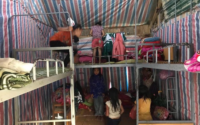 Ký túc xá tiểu học vùng cao: Nơi lũ trẻ sống cùng mưa gió để kiếm tìm con chữ...