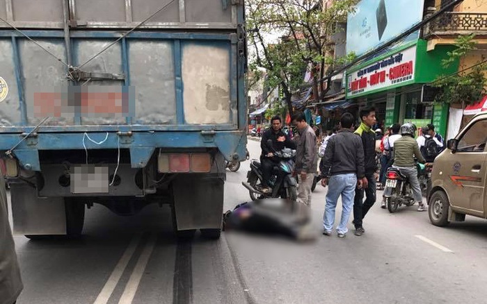 Bắc Ninh: Xe tải va chạm với xe đạp điện, 1 học sinh bị kéo lê gần chục mét