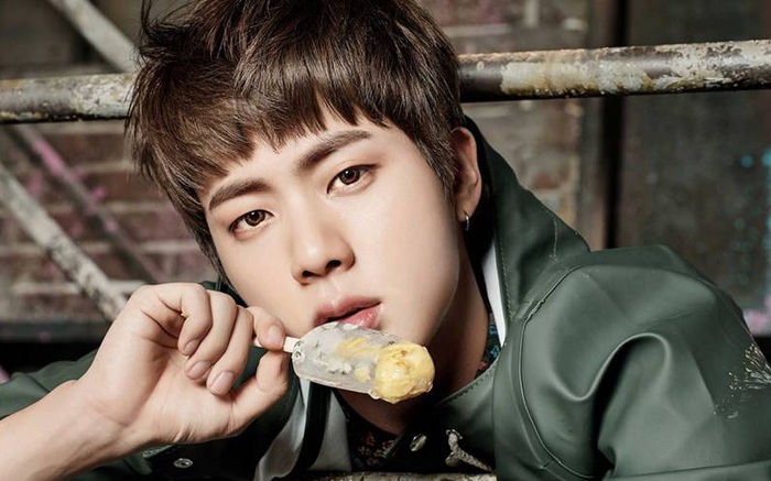 Fan bức xúc vì hình ảnh Jin (BTS) bị mờ nhạt trong MV mới