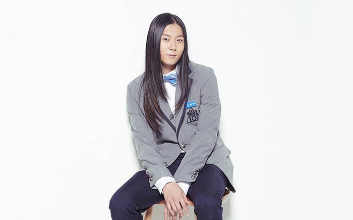 Produce 101: "Chàng trai tóc dài" Jang Moon Bok dẫn đầu bảng xếp hạng tạm thời