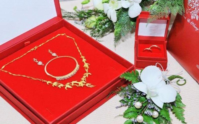 Hi hữu: Chú rể "hụt" kiện đòi vàng cưới cô dâu