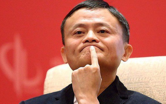 Jack Ma: Có phải tối nào người trẻ Việt Nam cũng xuống phố chơi không? Với một đất nước trẻ, việc của họ phải là làm ăn kinh doanh trên mạng chứ?