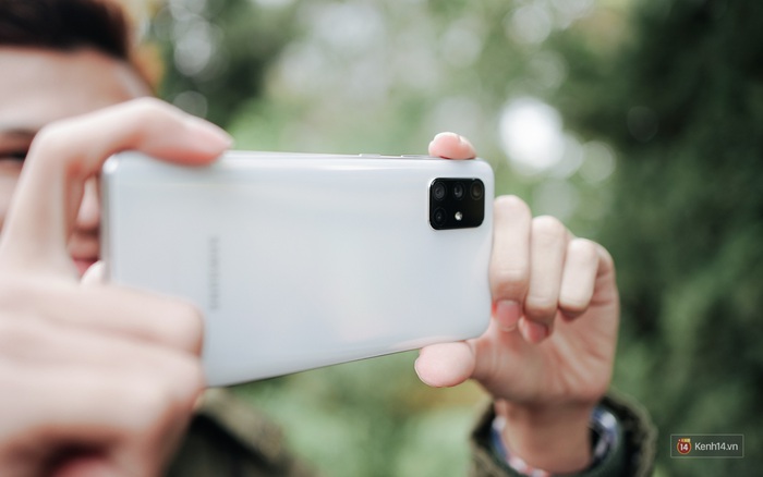 Camera 64MP và camera macro: 2 điểm sáng nhất trên Galaxy A71