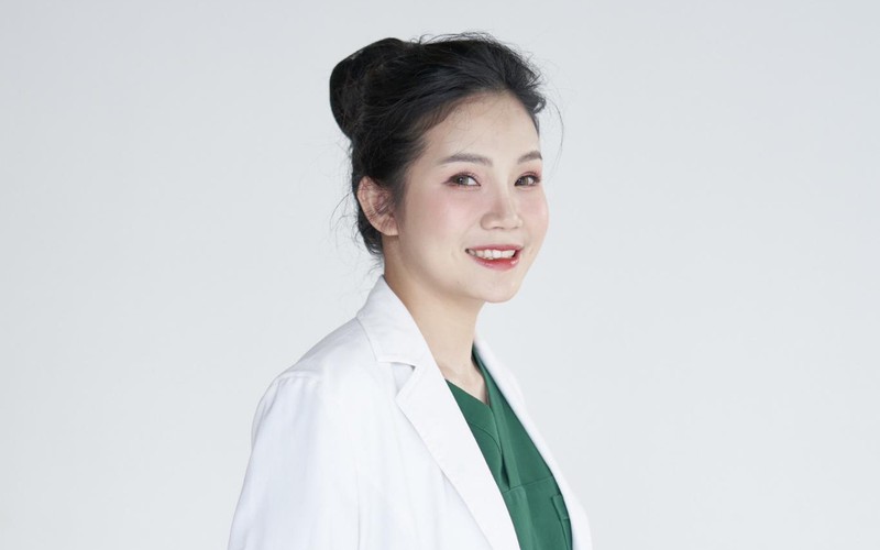 Bác sĩ Yến Nhi chia sẻ hành trình giúp hàng trăm người điều trị mụn sẹo rỗ lâu năm