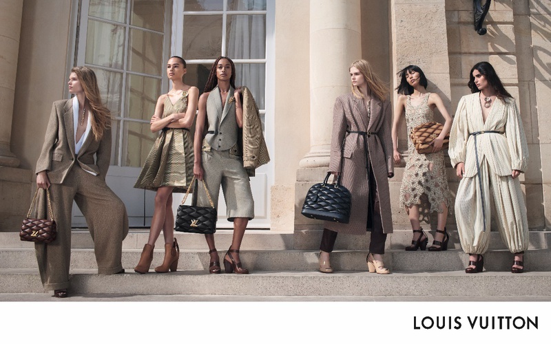 Vẻ đẹp đầy mê hoặc của những “nàng thơ” nước Pháp trong BST Louis Vuitton Thu-Đông 2023