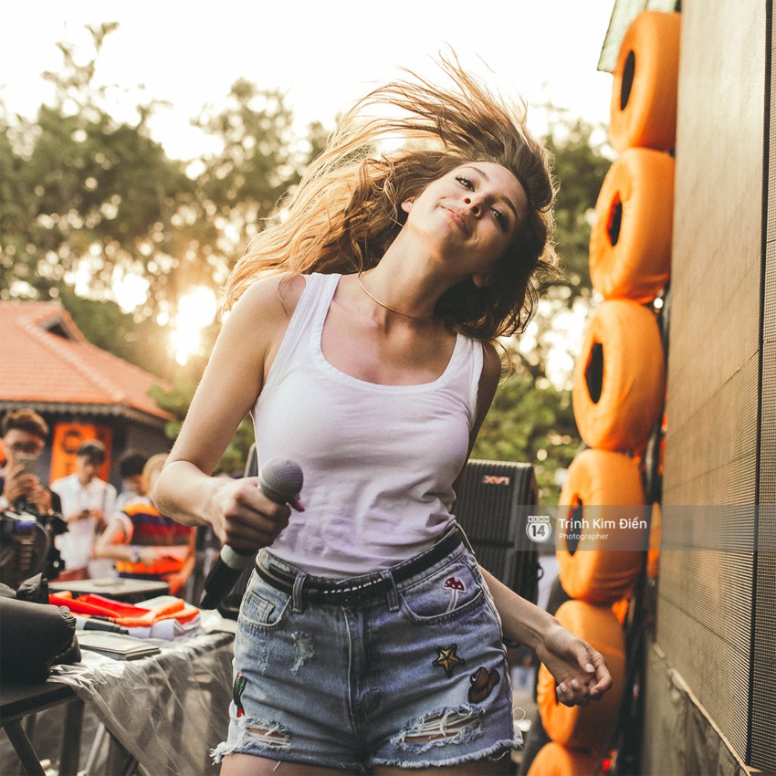 Loạt khoảnh khắc đẹp đến kh&oacute; rời mắt của Celine Farach tr&ecirc;n s&acirc;n khấu tổng duyệt! - Ảnh 2.