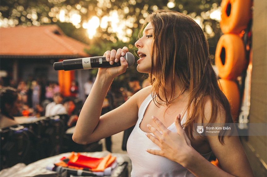 Loạt khoảnh khắc đẹp đến kh&oacute; rời mắt của Celine Farach tr&ecirc;n s&acirc;n khấu tổng duyệt! - Ảnh 12.