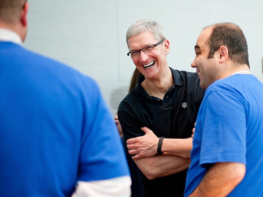 Mỗi năm bỏ túi hơn 100 triệu USD, cuộc sống thường ngày của CEO Apple như thế nào? - Ảnh 7.