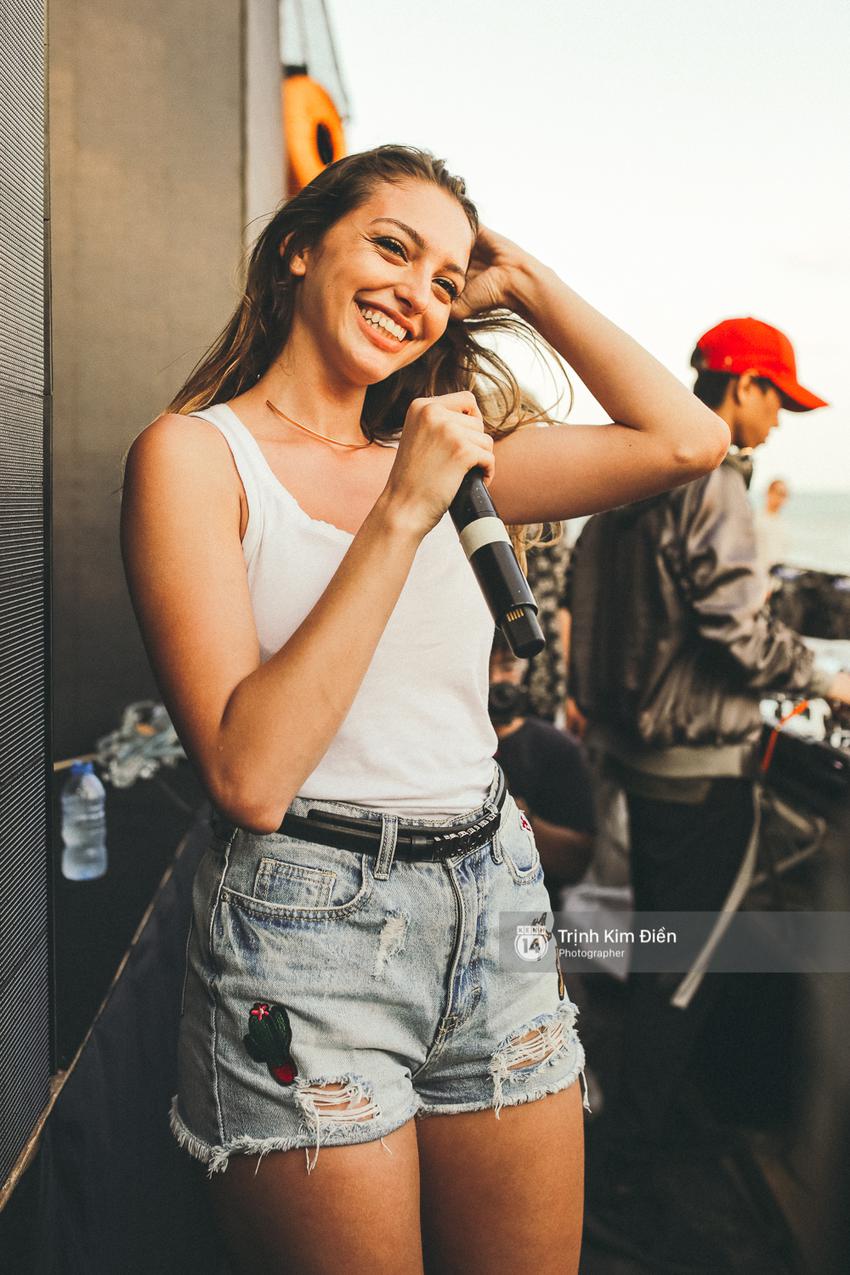 Loạt khoảnh khắc đẹp đến khó rời mắt của Celine Farach trên sân khấu tổng duyệt! - Ảnh 5.