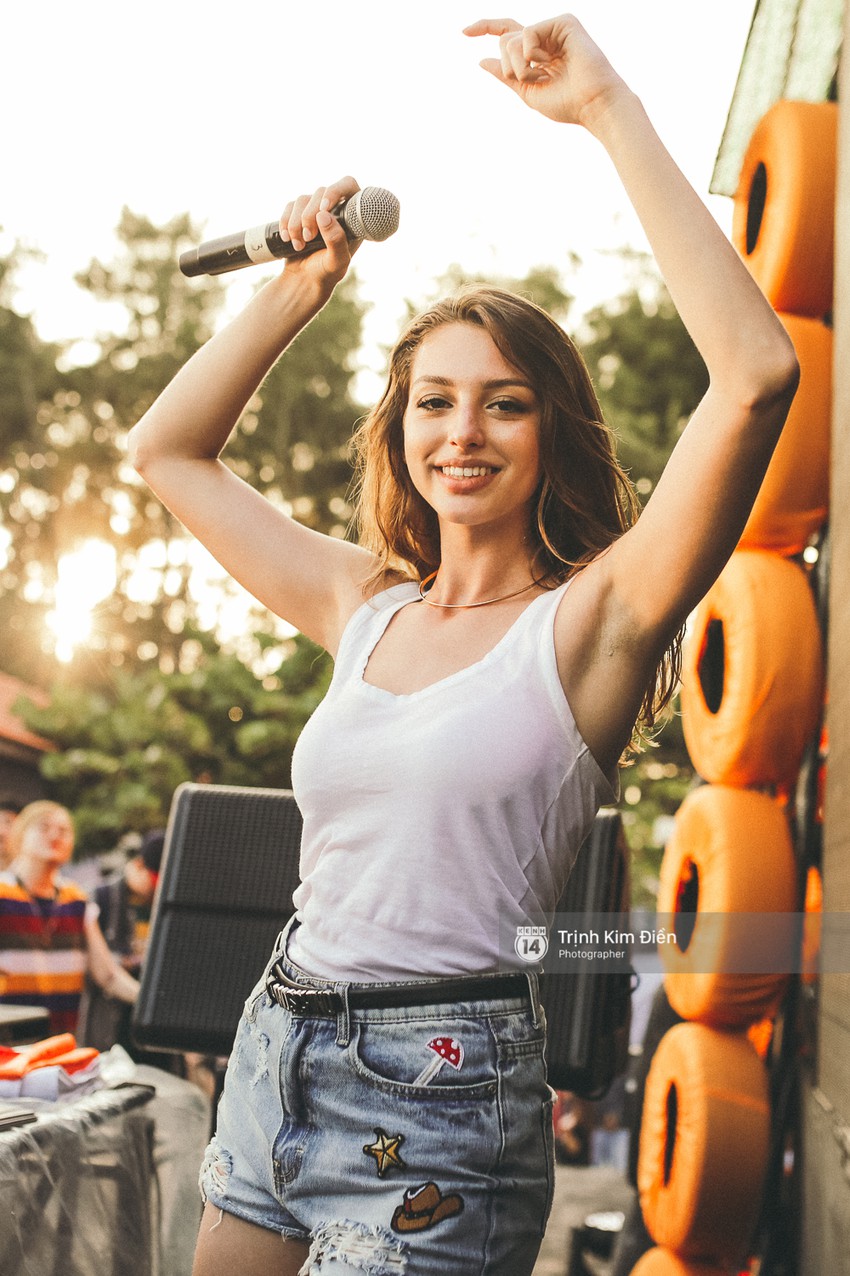Loạt khoảnh khắc đẹp đến khó rời mắt của Celine Farach trên sân khấu tổng duyệt! - Ảnh 7.