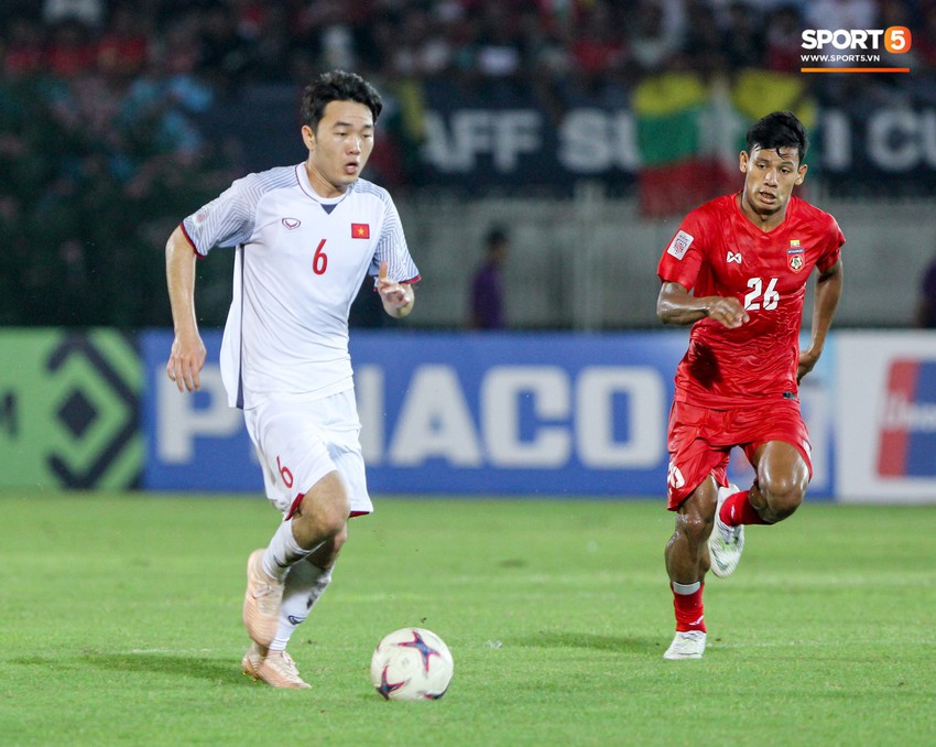 Những nghi thức cầu may của đội tuyển Việt Nam tại AFF Cup 2018 - Ảnh 9.