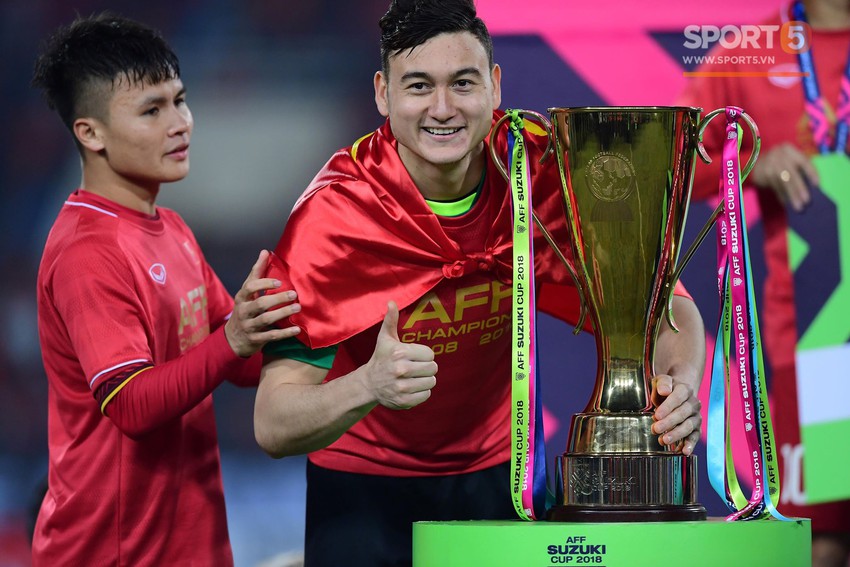 Khoảnh khắc vàng của ngày hôm nay - ĐT Việt Nam nâng cao cúp AFF Cup 2018 - Ảnh 4.