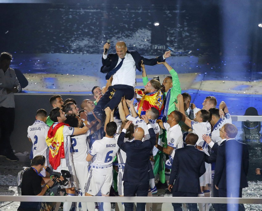 HLV Zidane và những khoảnh khắc tột đỉnh vinh quang cùng Real Madrid - Ảnh 8.