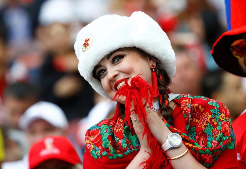 Hoa hậu, siêu mẫu và những cô gái Nga hút ánh nhìn trong lễ khai mạc World Cup 2018 - Ảnh 10.
