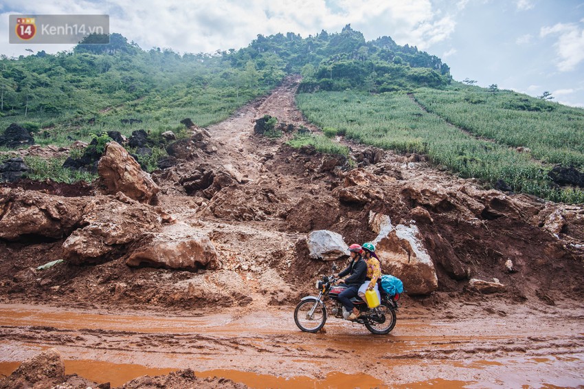 Trận lũ đau thương ở Hà Giang trong vòng 10 năm qua: Giờ đâu còn nhà nữa, mất hết, lũ cuốn trôi hết rồi... - Ảnh 2.