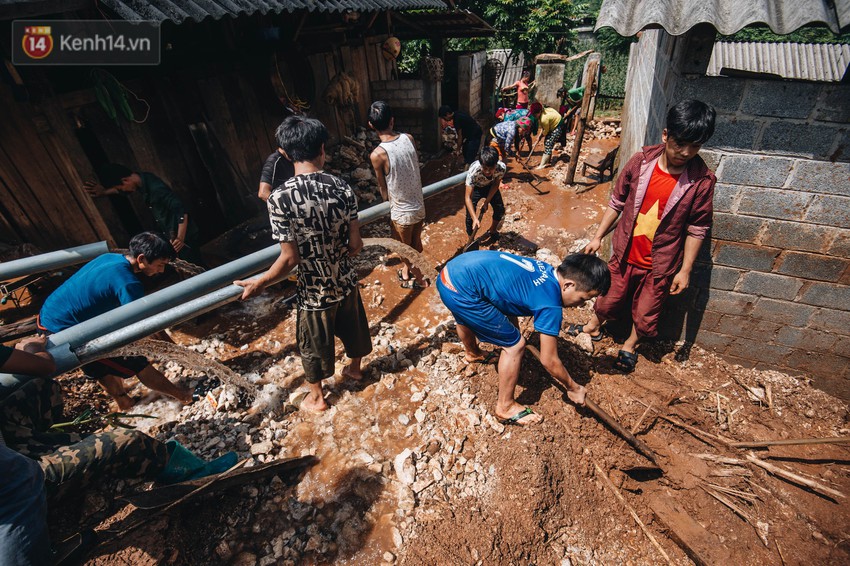 Trận lũ đau thương ở Hà Giang trong vòng 10 năm qua: Giờ đâu còn nhà nữa, mất hết, lũ cuốn trôi hết rồi... - Ảnh 6.